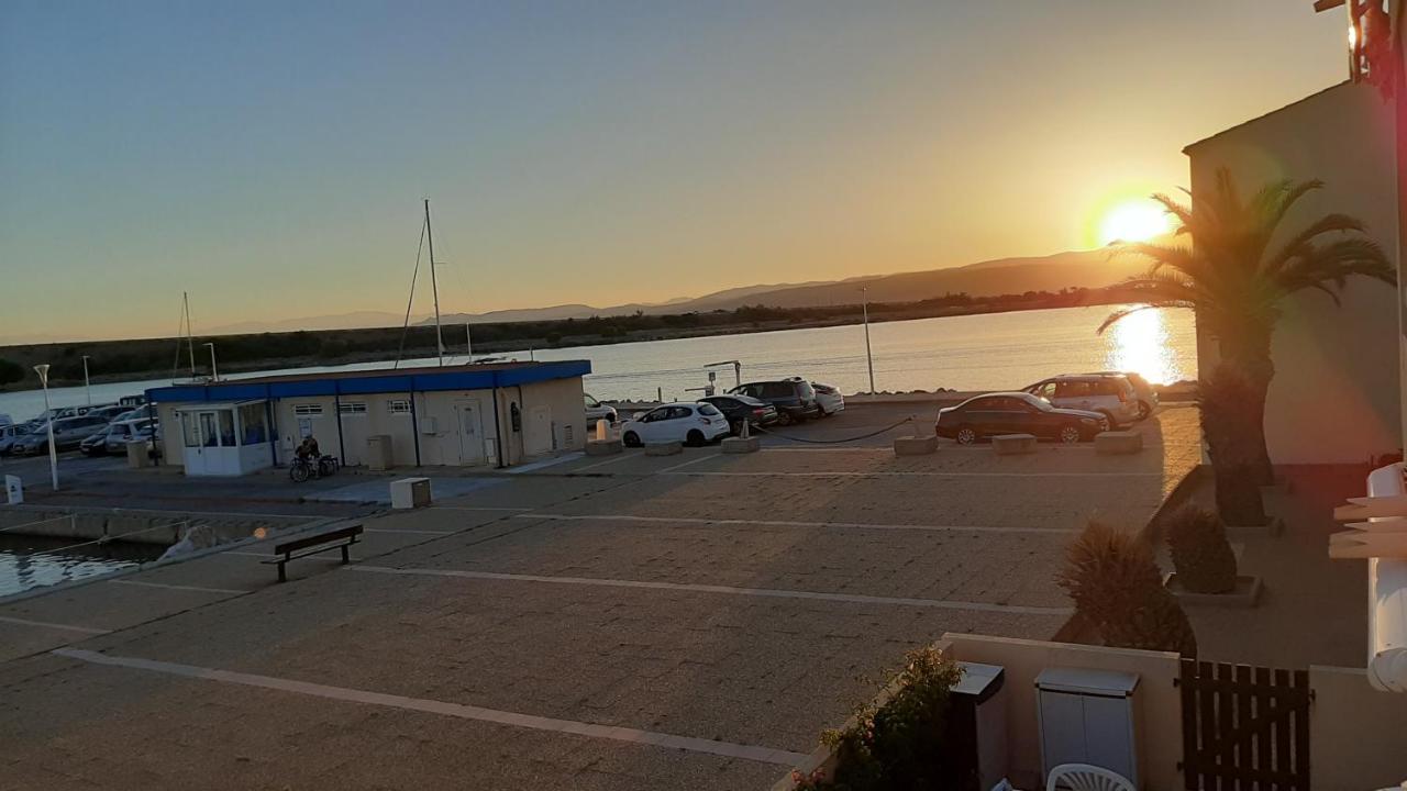 T2 Cabine Avec Tres Belle Vue Sur Le Port De Plaisance Leucate Buitenkant foto